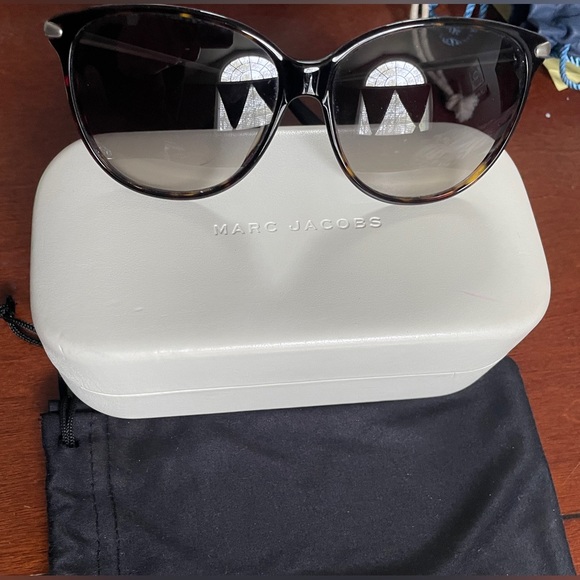 Marc by Marc Jacobs Women’s Sunglassess - Picture 3 of 9
